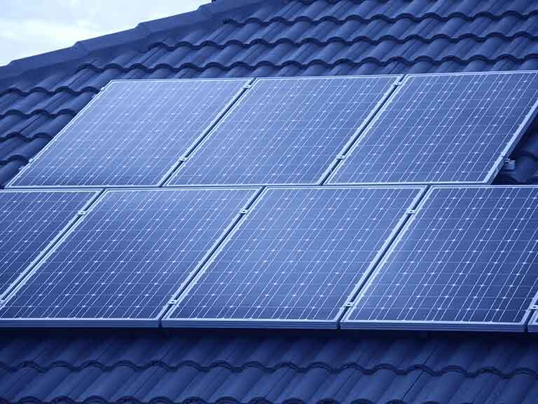 Roof top solar panels by Airforce Airconditioning